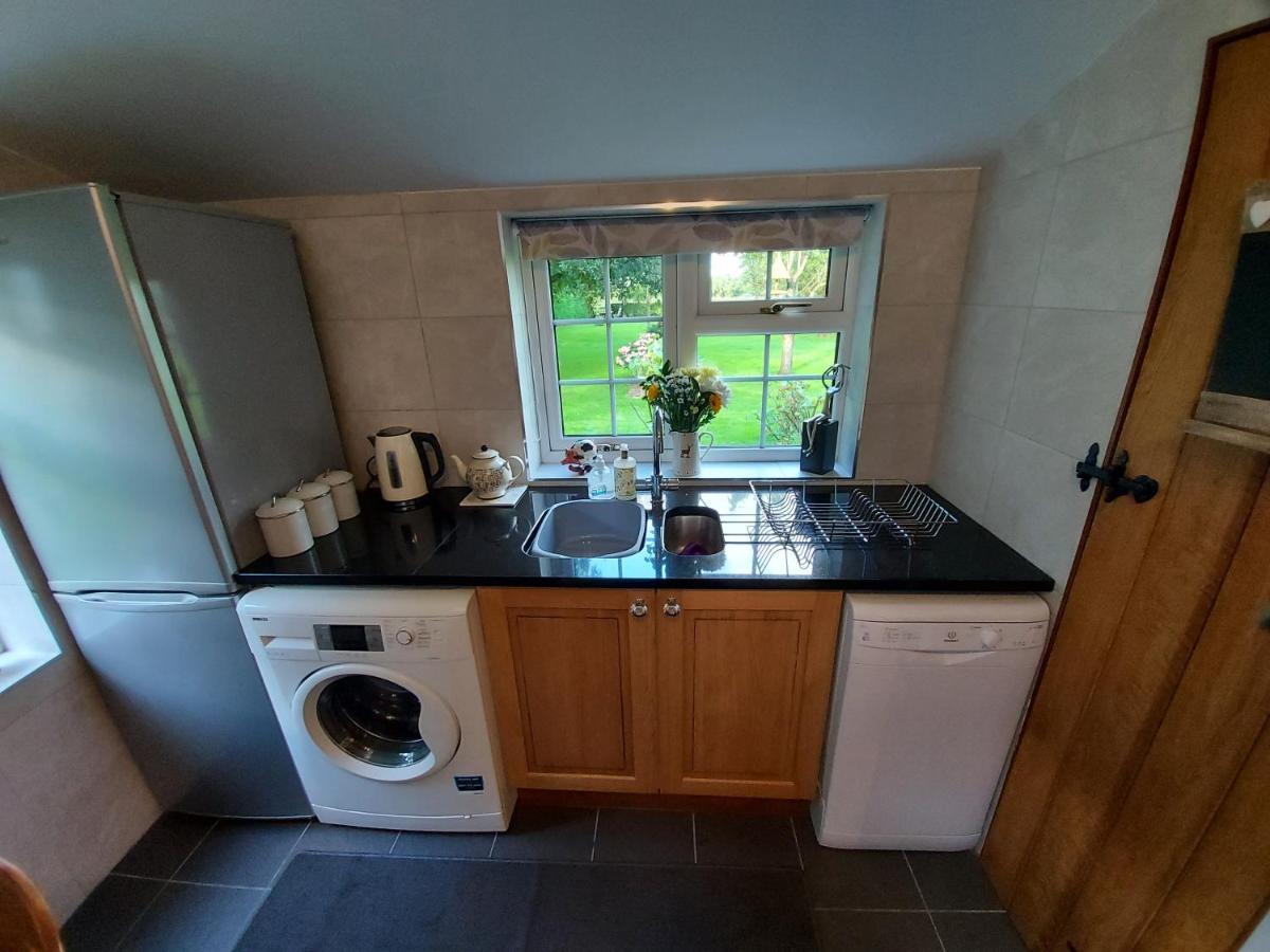Saughall Mill Farm Cottage Chester Exteriör bild