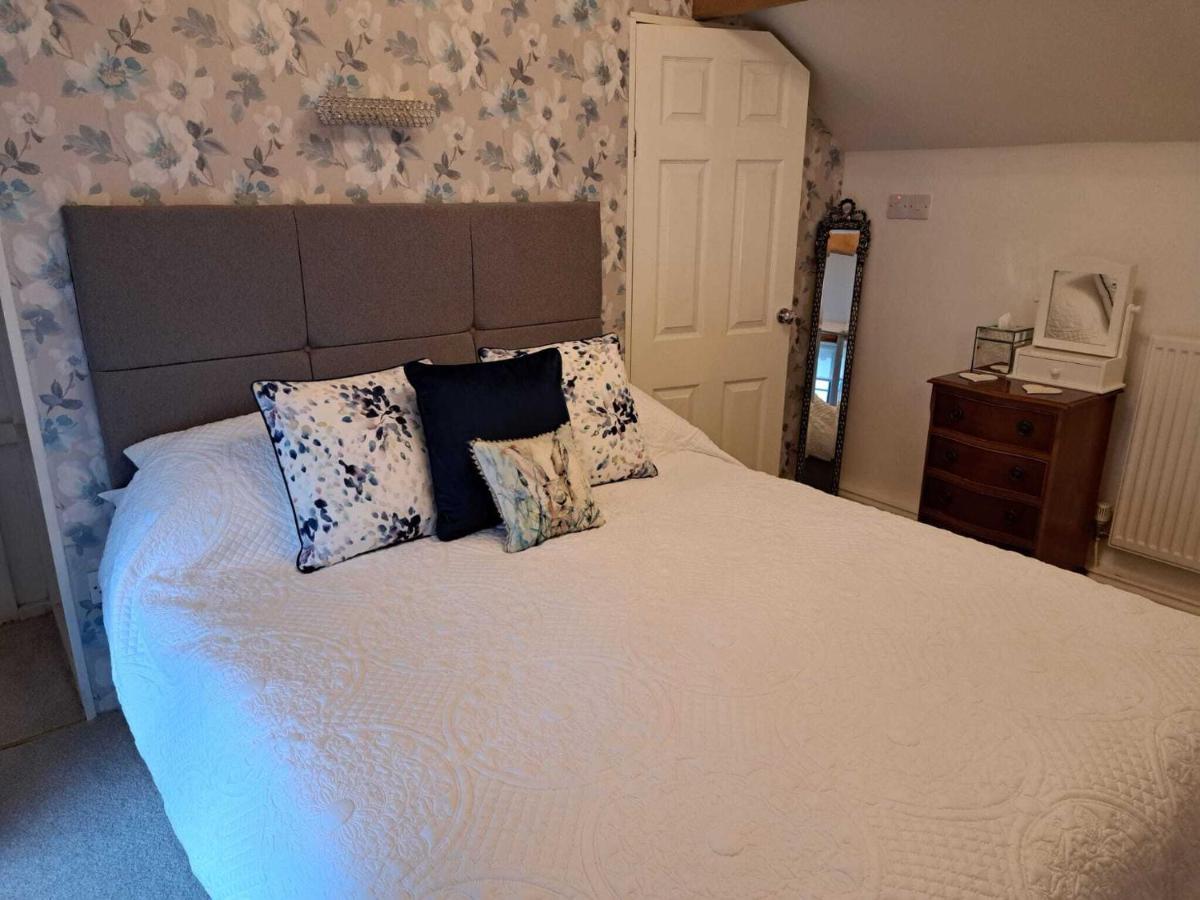 Saughall Mill Farm Cottage Chester Exteriör bild