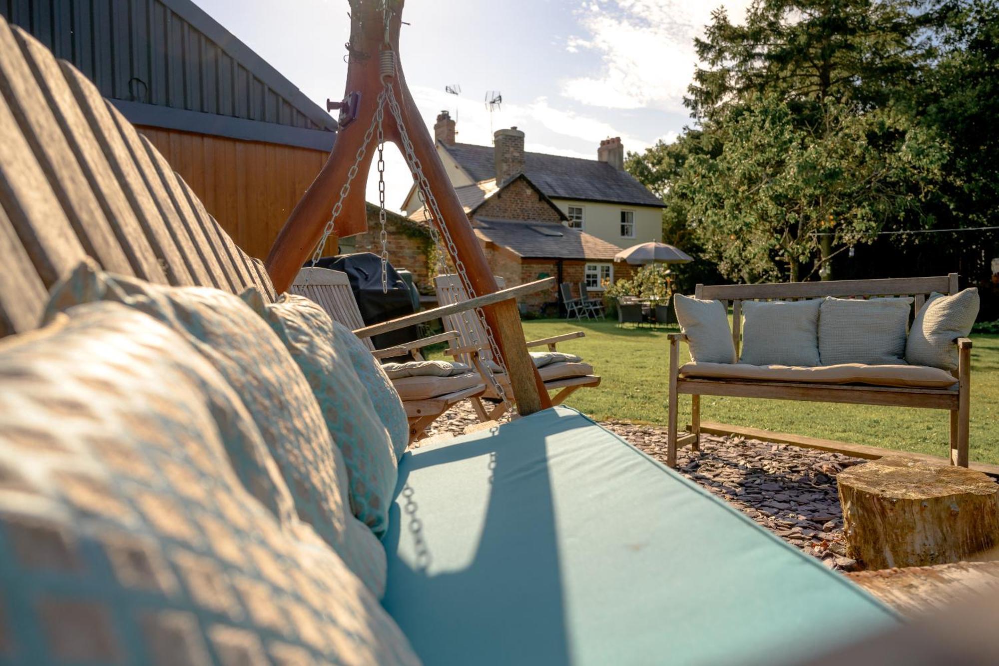 Saughall Mill Farm Cottage Chester Exteriör bild